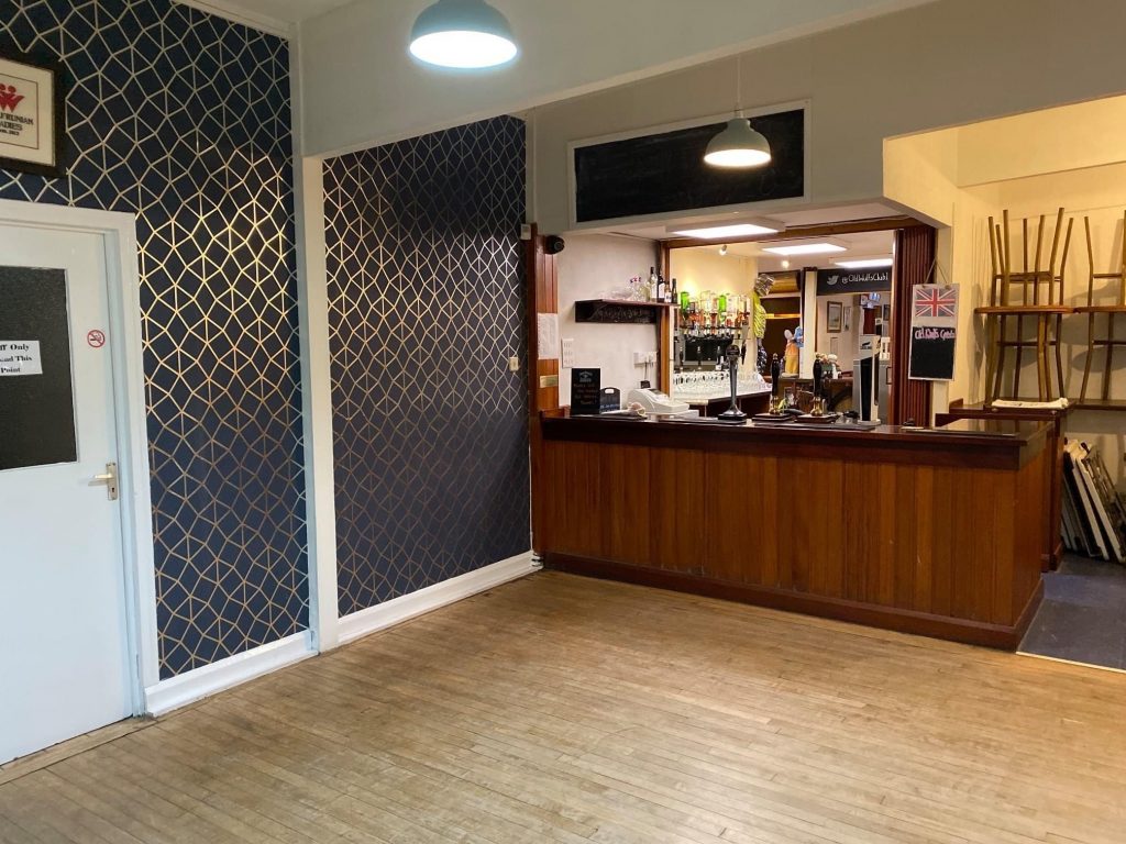old-wulfs-social-club-bar